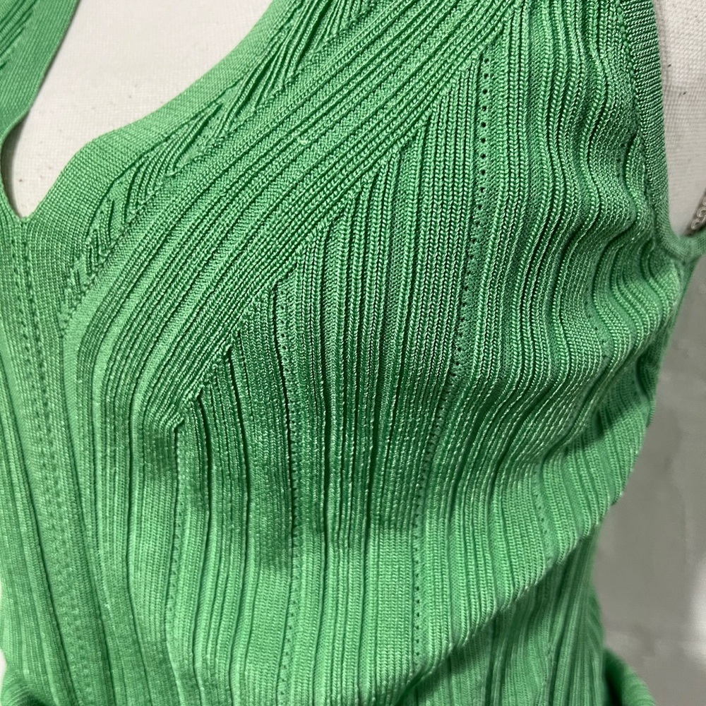 WHITE HOUSE BLACK MARKET RIBBED SCULPTED TANK (950) - Picture 11 of 12